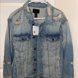 NEW WITH TAGS Mens Distressed Denim Jacket Forever 21 Size Large